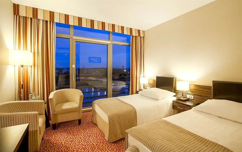 Qubus Hotel Krakov 4*,