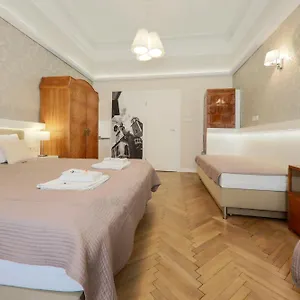 Apartment Podwale, Krakau